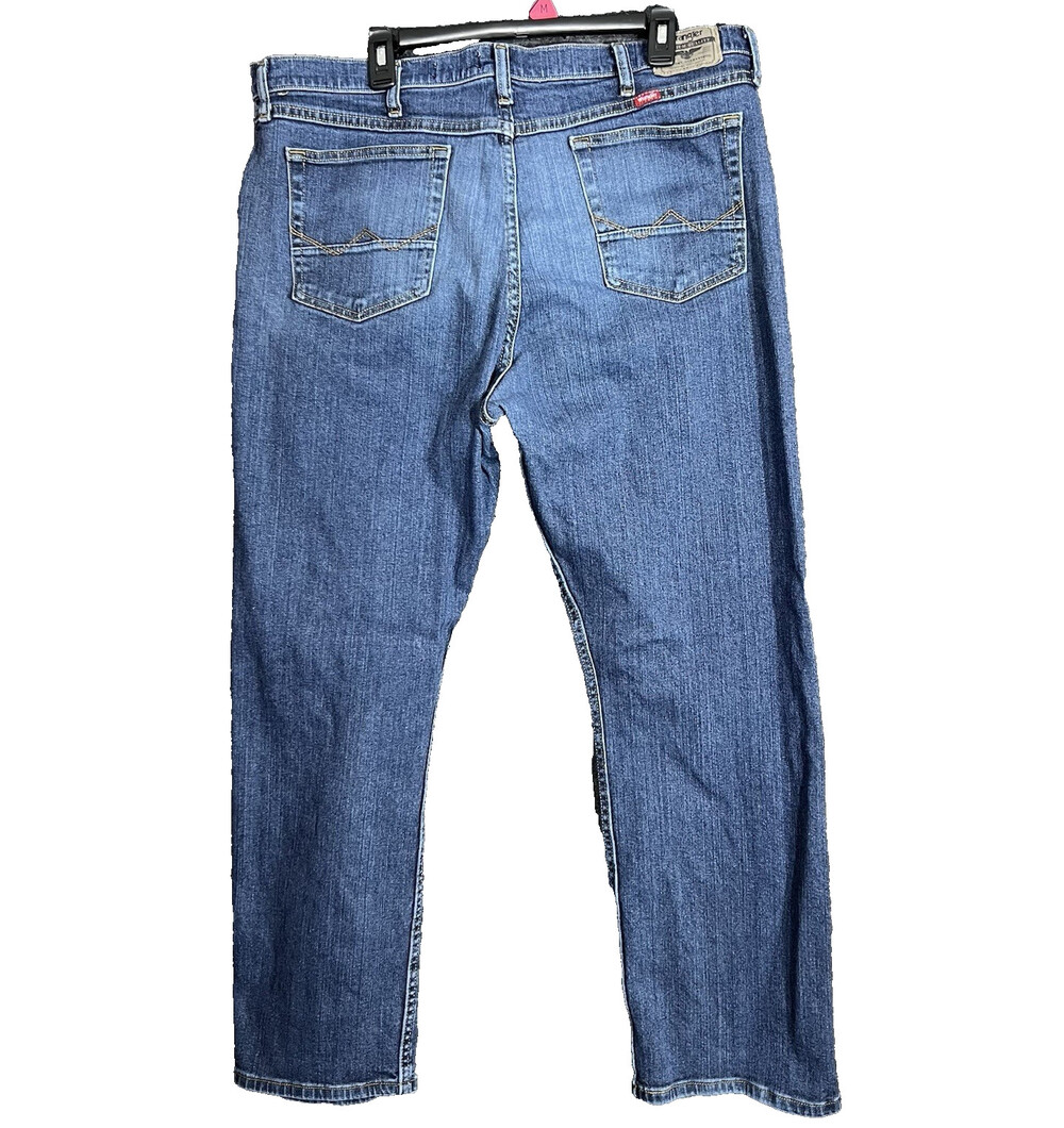 Wrangler Jeans Mens Size 40x32 Blue Relaxed Boot Cut Premium Quality Denim - Picture 3 of 13